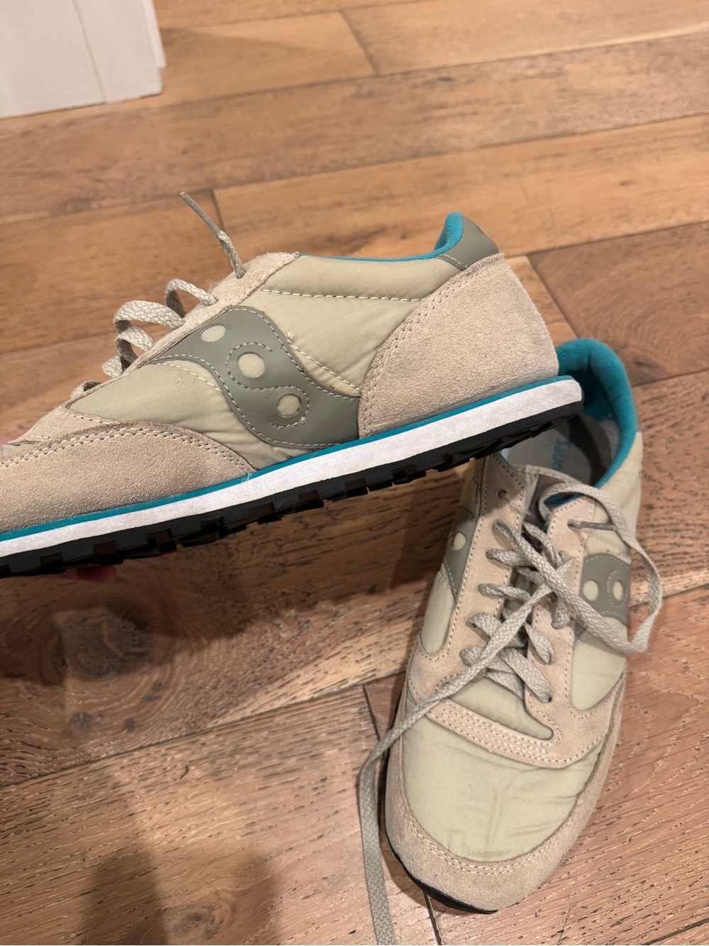 White and Gray Saucony Jazz Low Pro Sneakers - Picture 3 of 7